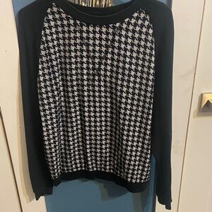 Elegant Black and White Houndstooth Women's Cardigan